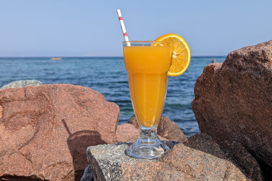 mango juice by the sea in Dahab